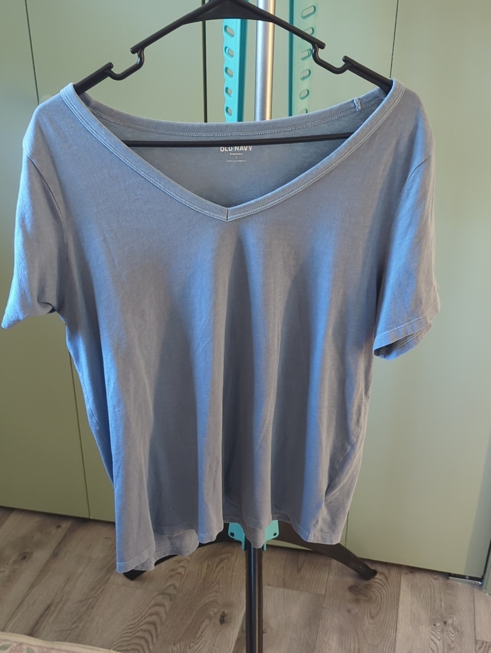 Old Navy Women's Short-Sleeve V-Neck Tee in Dusty Blue